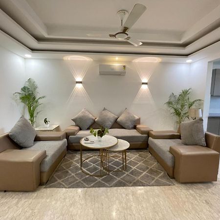 Bedchambers Serviced Apartments, Ardee City คูร์เคาน์ ภายนอก รูปภาพ