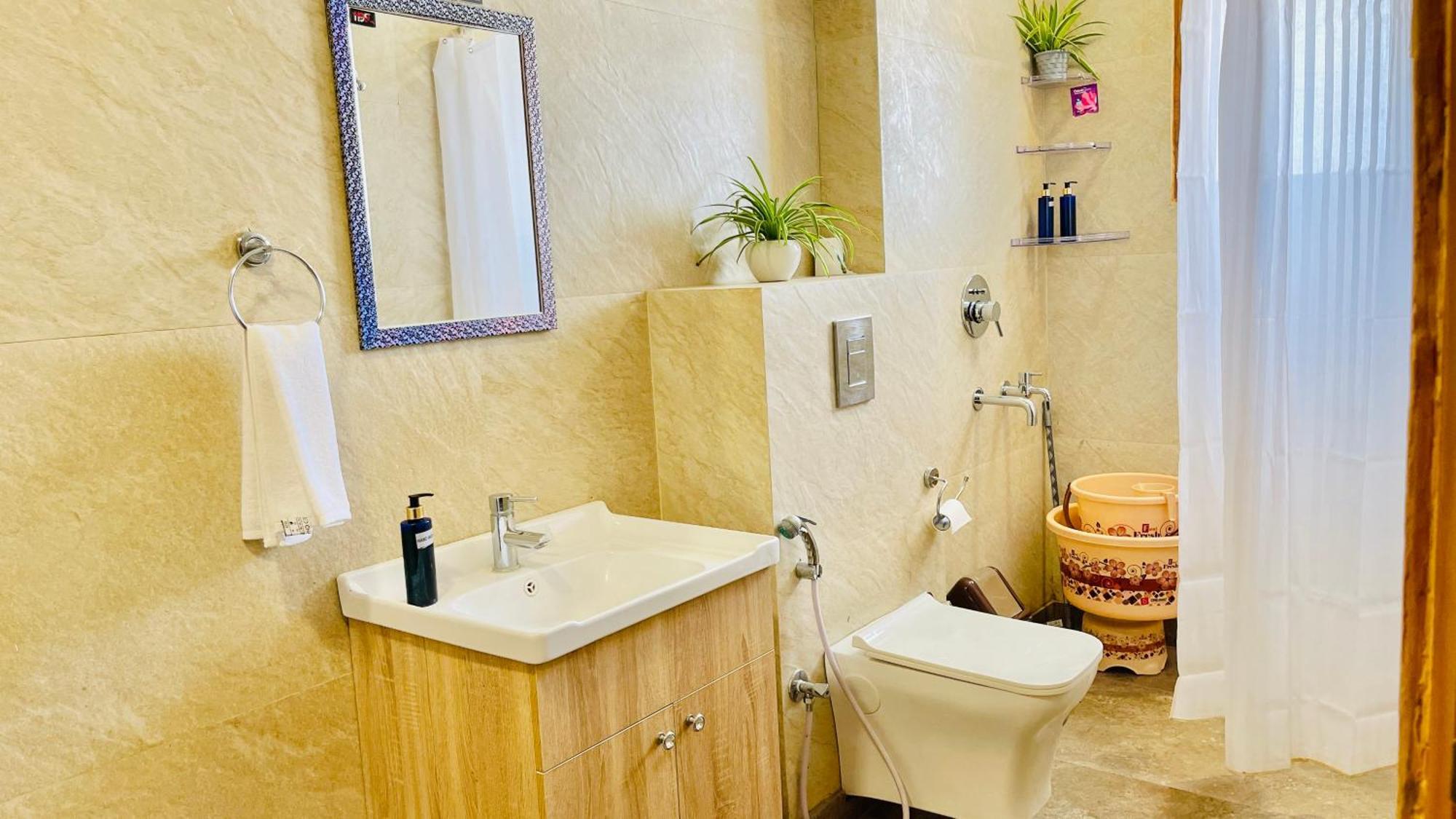 Bedchambers Serviced Apartments, Ardee City คูร์เคาน์ ภายนอก รูปภาพ